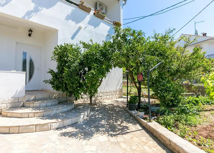 With Parking Space Vinisce, Trogir - 23986