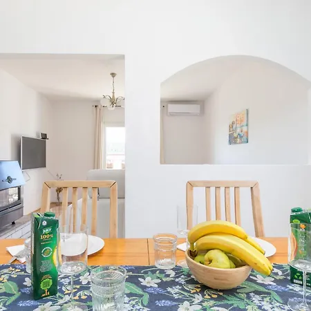 With A Parking Space Vinisce, Trogir - 23986 Appartement *