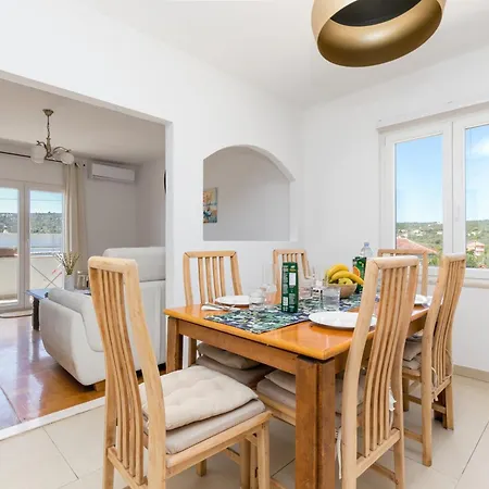 With A Parking Space Vinisce, Trogir - 23986 Appartement Vinišće