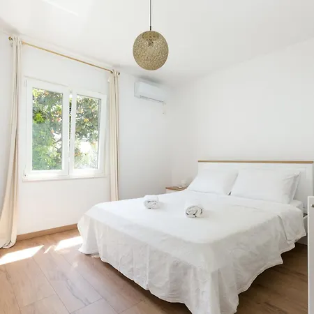 With A Parking Space Vinisce, Trogir - 23986 Appartement
