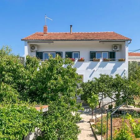 With A Parking Space Vinisce, Trogir - 23986 *